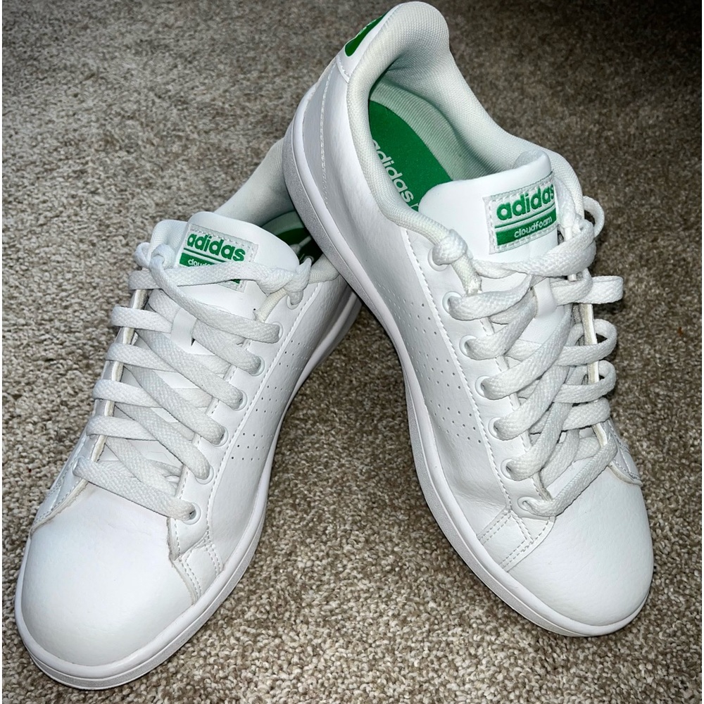Men’s Adidas Neo Cloudfoam, size 8.5, leather, great condition.